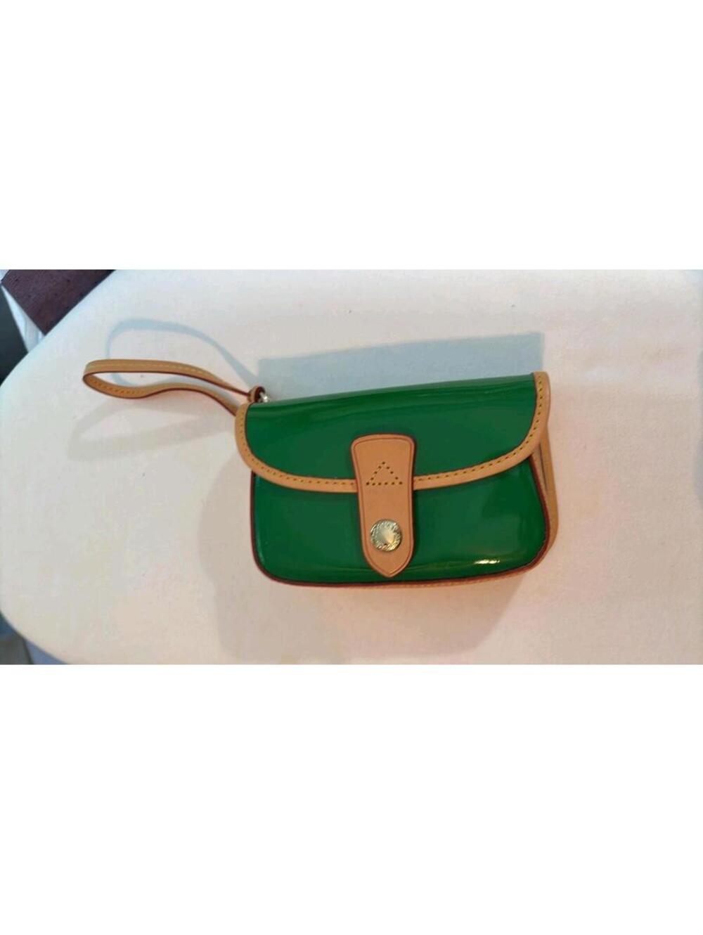 Dooney And Bourke Wristlet Glossy Green  Patent Leather New Never Used - Picture 4 of 5